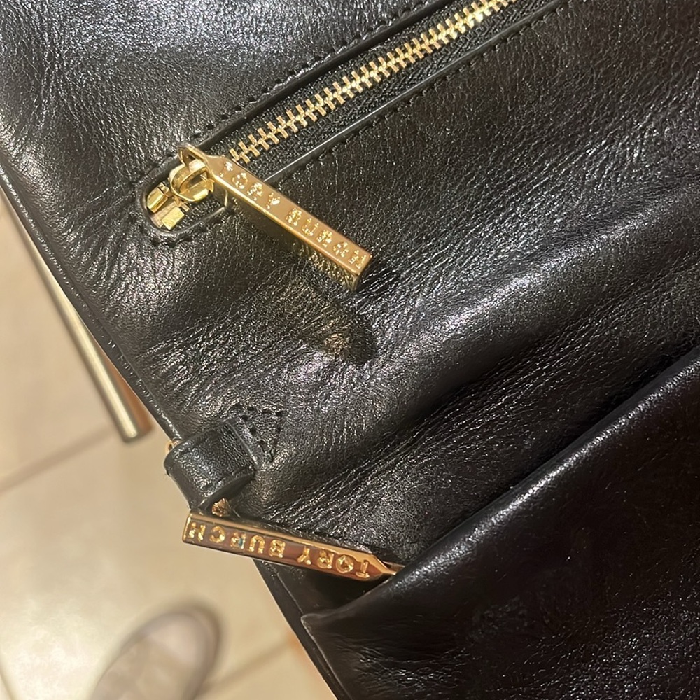 Beautiful Black Leather Tory Burch Reva Clutch